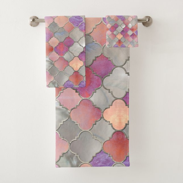 Quatrefoil Moroccan Pattern Pearl and quartz Bath Towel Set (Insitu)