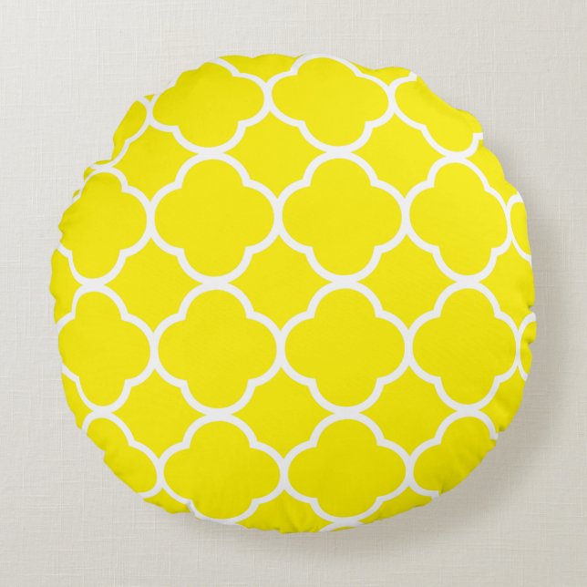 Quatrefoil Patterns Bright Sunshine Yellow White Round Cushion (Front)