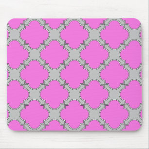 Quatrefoil pink and grey mouse mat