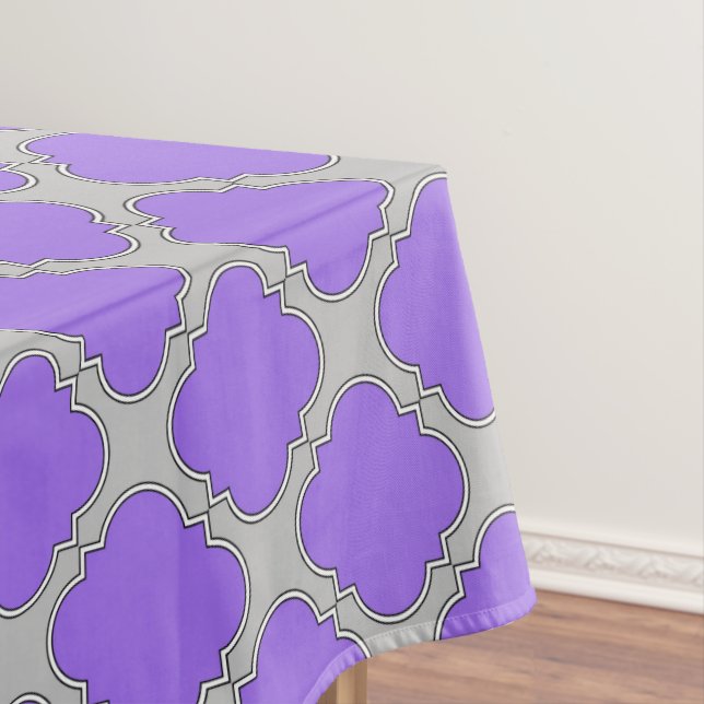 Quatrefoil purple and grey tablecloth (In Situ)