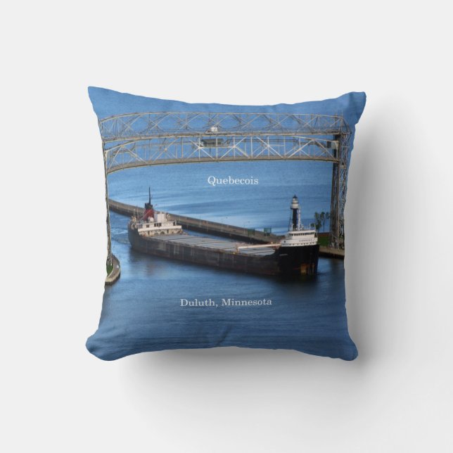 Quebecois square pillow (Front)