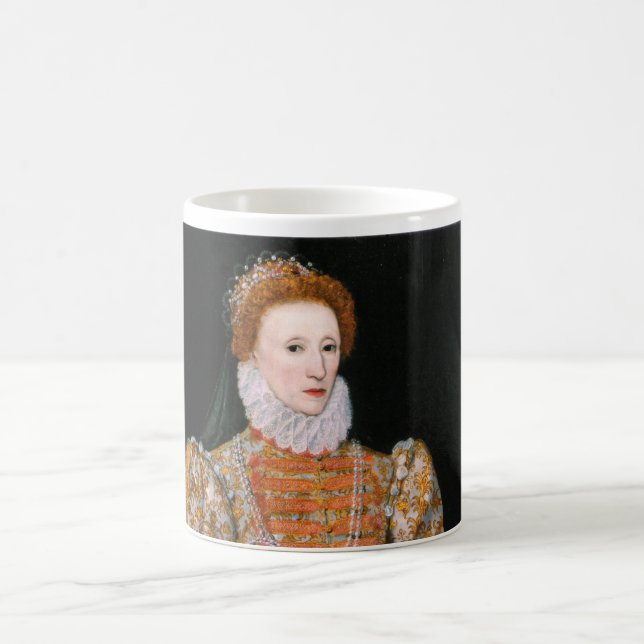 Queen Elizabeth - Mug (Center)