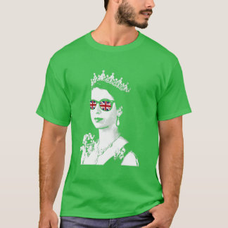 Queen II - ElizabethS England - Queen of England ( T-Shirt