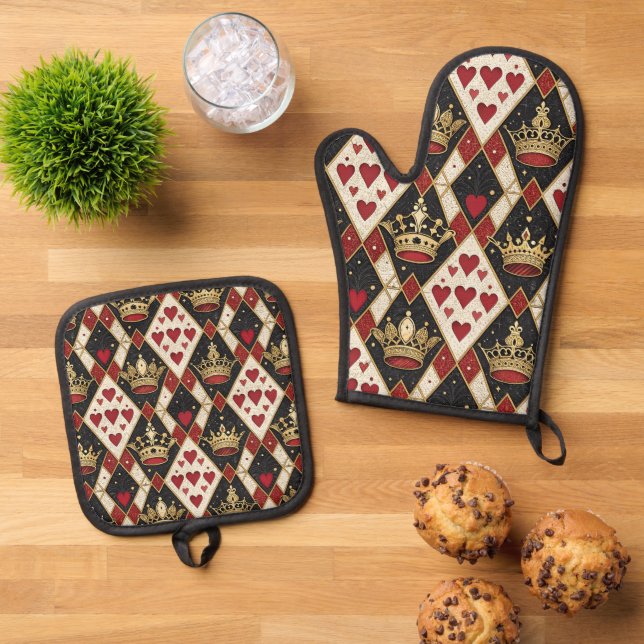 Queen of Hearts Oven Mitt & Pot Holder Set (Top Down)