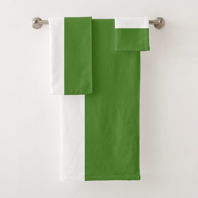 Queer Pride Flag Bath Towel Set (Insitu)