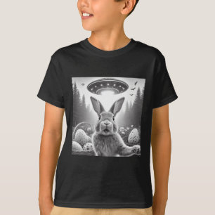 Rabbit Selfie With Ufos Vintage Alien Rabbit Easte T-Shirt
