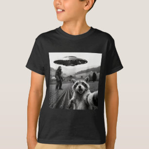 Racoon Bigfoot Selfie Ufo Funny Racoon Alien Bigfo T-Shirt