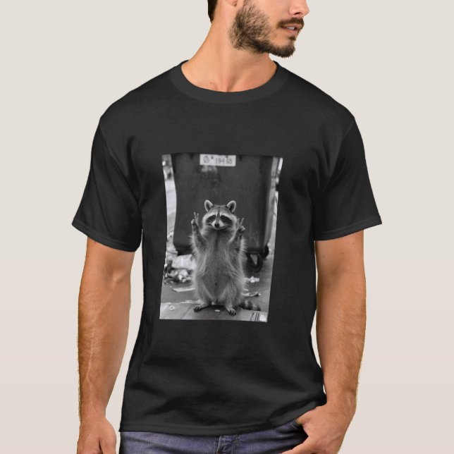 Racoon Funny Racoon Selfie Dumpster Trashcan T-Shirt (Front)