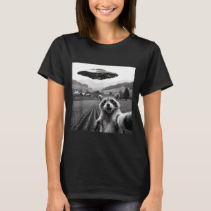Racoon Selfie With Alien Ufo Funny Racoon Alien Bi T-Shirt