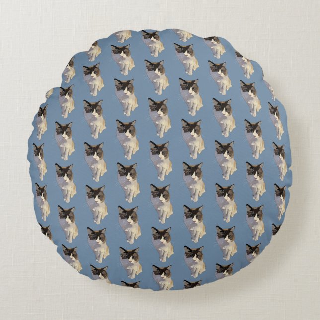 Ragdoll cat, Dusty Blue Round Cushion (Front)
