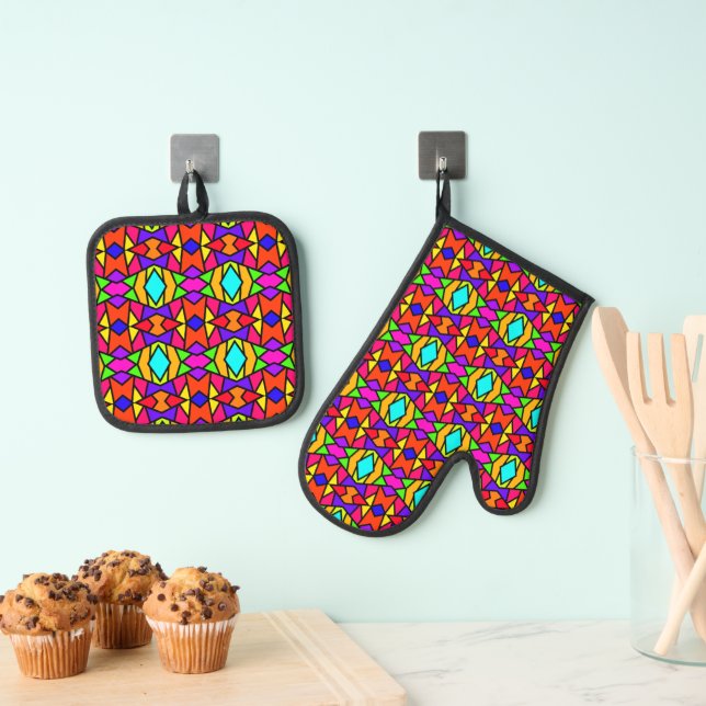 Rainbow Colours Patchwork Geometric Repeat Pattern Oven Mitt & Pot Holder Set (Insitu(Hanging))