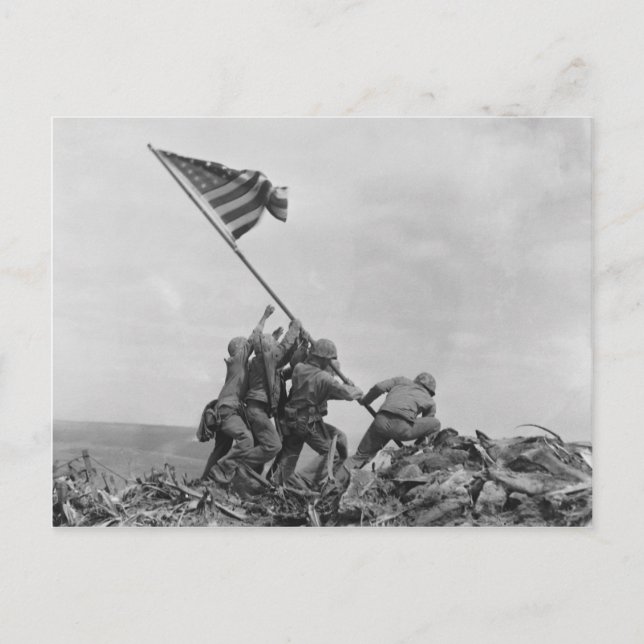 Raising American flag on Iwo Jima (1945) Postcard (Front)