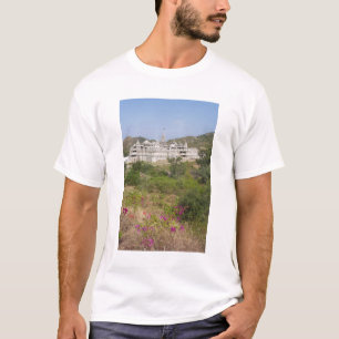 Ranakpur Jain Temple, Ranakpur, Rajasthan, India T-Shirt