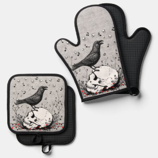 Raven Sings Song of Death on Skull Illustration Oven Mitt & Pot Holder Set
