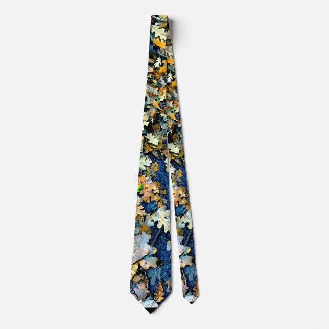 Read these leaves in the open air tie (Front)