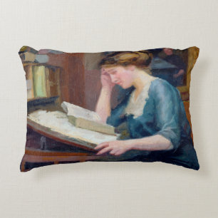 Reading 2 decorative cushion