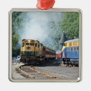 Reading Lines ALCO C-630 #5308 metal ornament