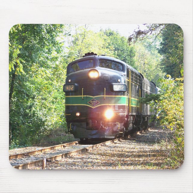 Reading Railroad Lines FP7 Diesel Locomotive 902 Mouse Mat (Front)