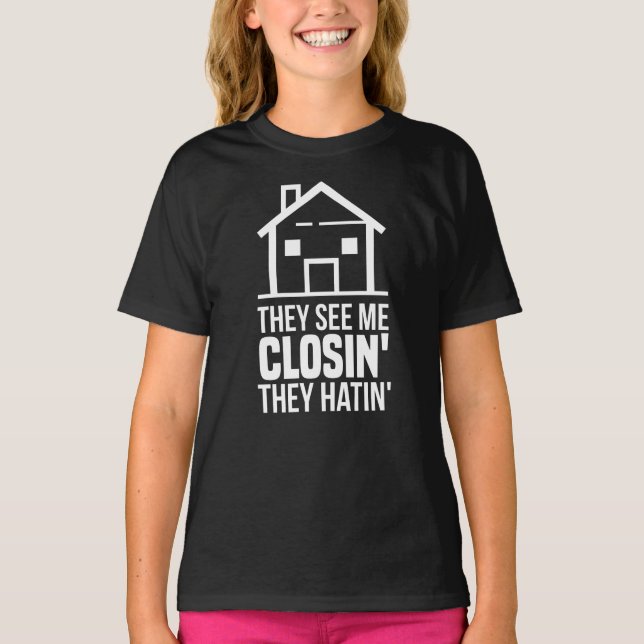 Real Estate Agent Granddaughter Birthday Novelty T-Shirt (Front)