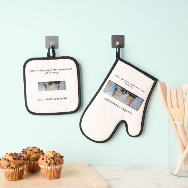 #REALUSAPRESIDENT #CELEBRITY #DR #ISHAHLAURAH OVEN MITT & POT HOLDER SET (Insitu(Hanging))