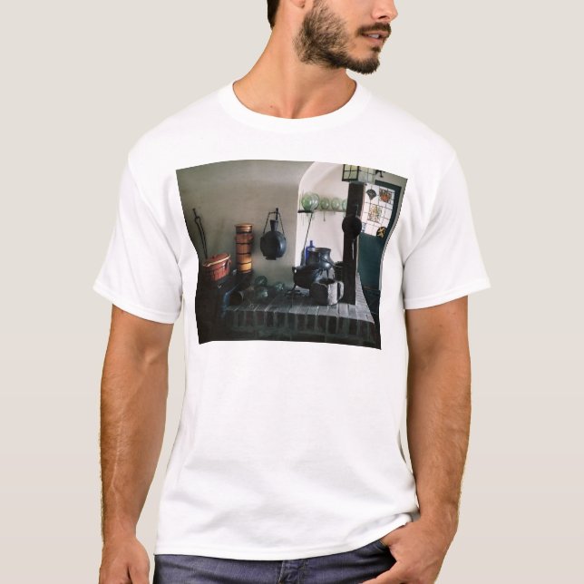 Reconstruction of a pharmacy T-Shirt (Front)