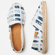 Rectangle block print design in blue tone