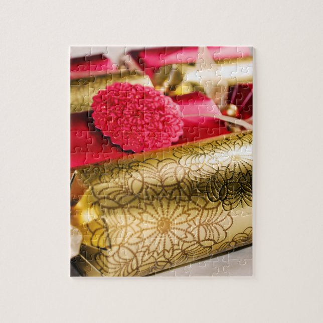 Red and Gold Christmas Crackers Jigsaw Puzzle (Vertical)