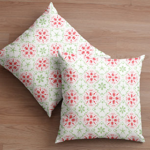 Red and Green Snowflake Pattern Simple Cushion