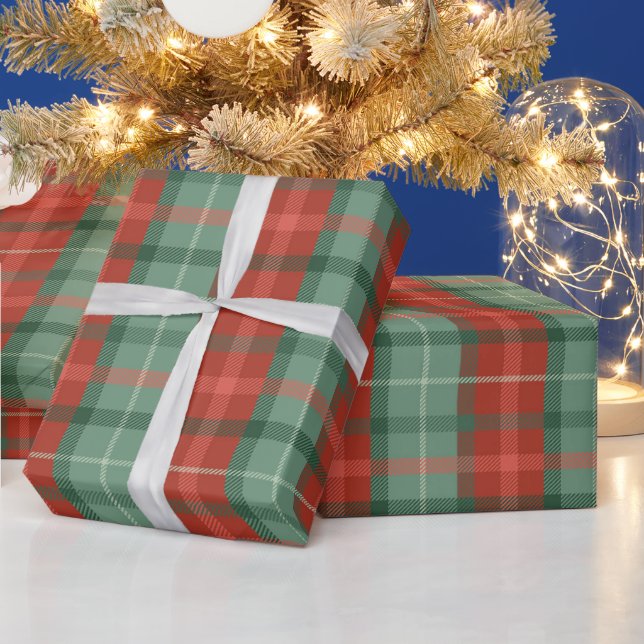 Red and green tartan pattern wrapping paper (Holidays)