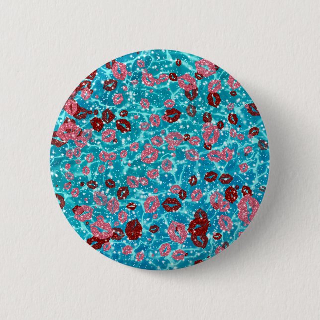 Red and rose kisses in the blue ocean 6 cm round badge (Front)