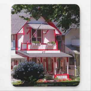 Red and White Victorian - Martha's Vineyard Mouse Mat