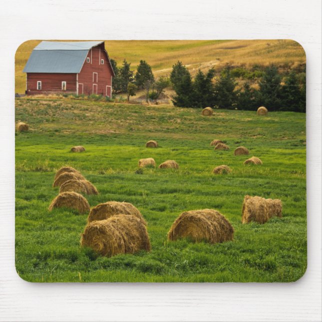 Red Barn, hay bales, Albion, Palouse Area 2 Mouse Mat (Front)