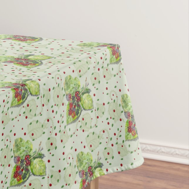 Red berries of blackberry tablecloth (In Situ)