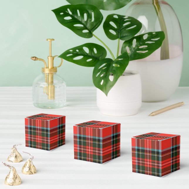 Red Black and White Plaid Pattern Classic Favour Box (Multiple)