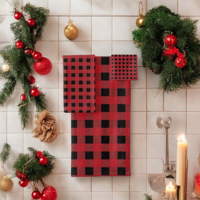 Red Buffalo Plaid Holiday Bath Towel (Creator Uploaded)