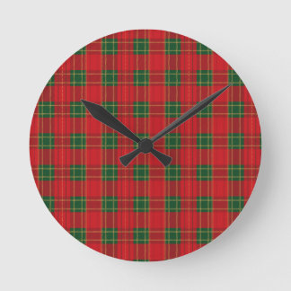 Red Christmas Plaid Pattern | Cozy Holiday Design  Round Clock