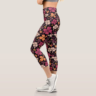 Red Clover Shamrock Pattern St. Patrick`s Day Capri Leggings