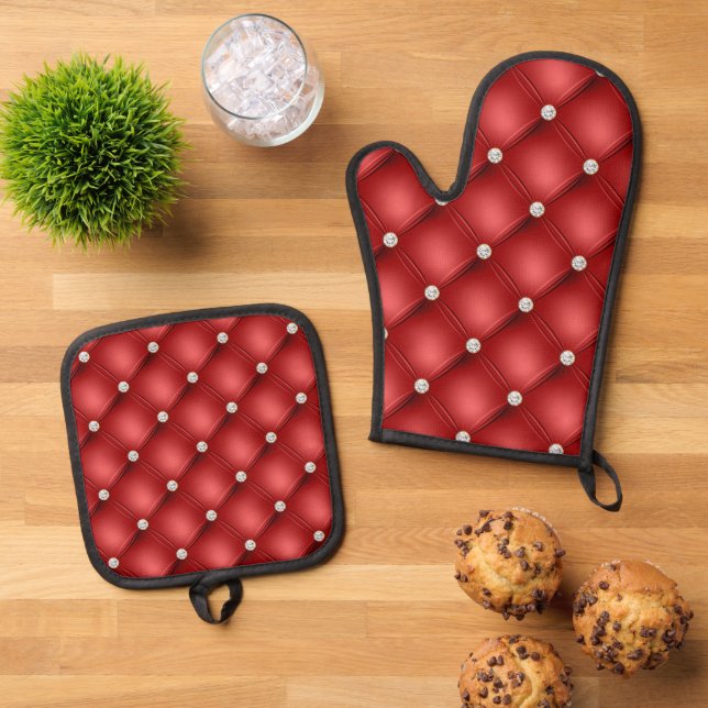 Red Diamond Oven Mitt & Pot Holder Set (Top Down)