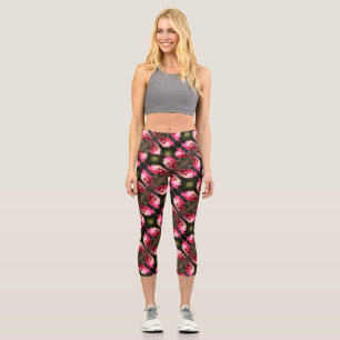 Red Flower In Sunlight Close Up Pattern      Capri Leggings