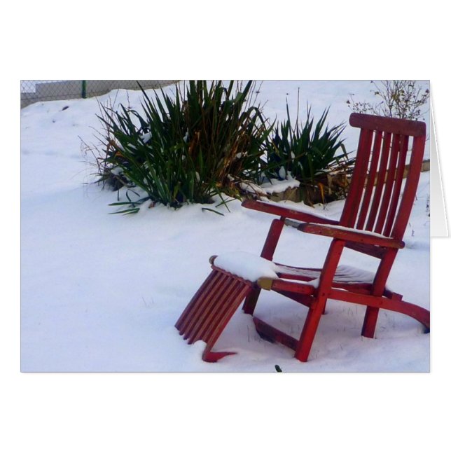 Red Garden Chair / Roter Liegestuhl im Schnee (Front Horizontal)