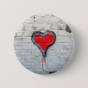 Red graffiti heart 6 cm round badge