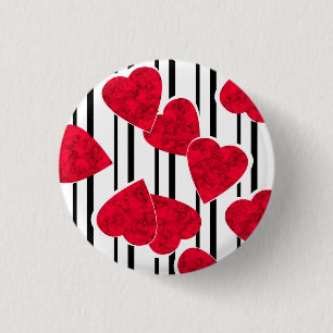 Red heart 3 cm round badge