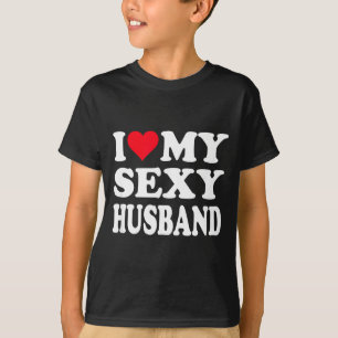 Red heart i love my husband Design T-Shirt