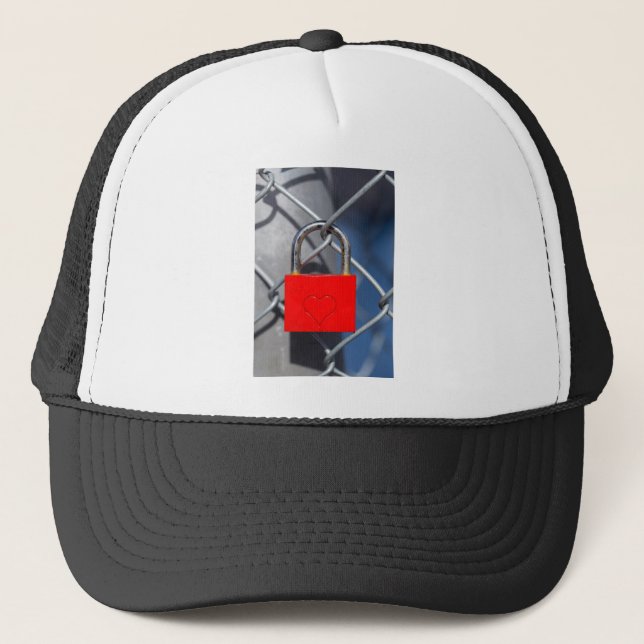 Red heart lock on fence trucker hat (Front)