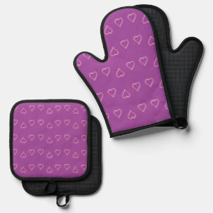 Red hearts pattern on purple oven mitt & pot holder set