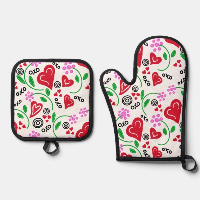 Red Hearts Pink Flowers Oven Mitt & Pot Holder Set (Front)