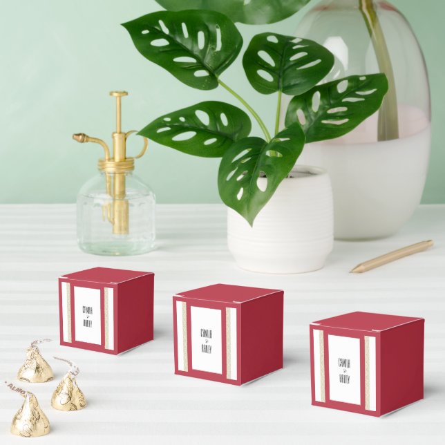 Red Islamic Geometric Border Wedding Favour Box (Multiple)