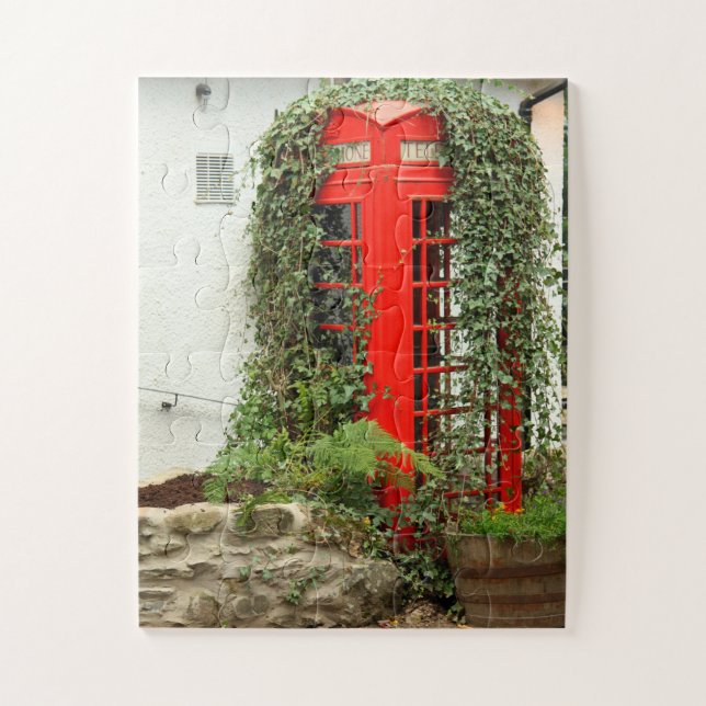 Red phone box 30-pc jigsaw puzzle (Vertical)