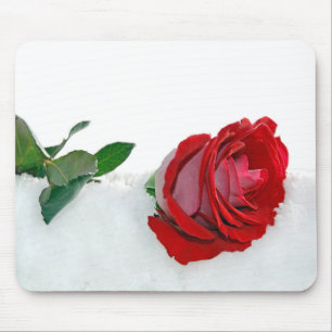 red rose in snow mouse mat