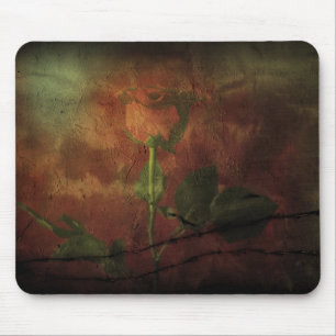Red rose on grunge background mouse mat